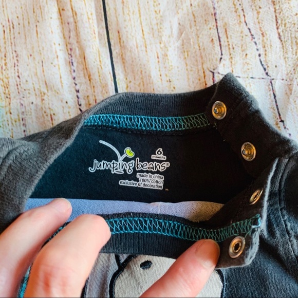 🌸 BUNDLE 🌸 Onesies size  6 Months - Picture 2 of 3